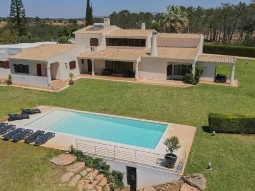 Chinicato Villa | Flat in Praia da Luz with sea view