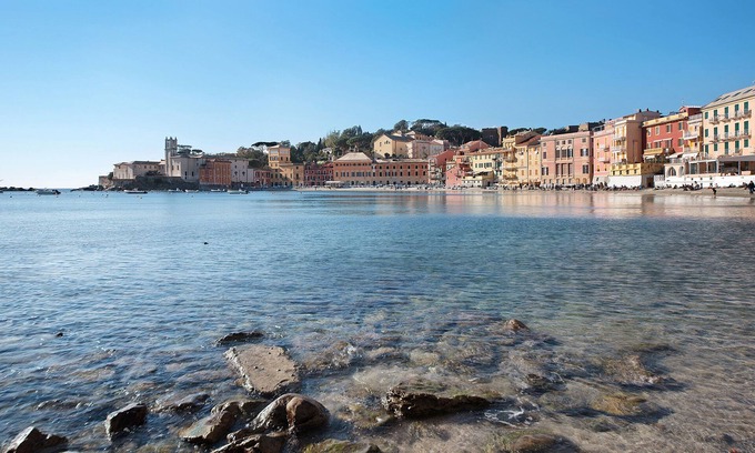 Sestri Levante Apartment | Flat in Sestri Levante with private garden and hill view