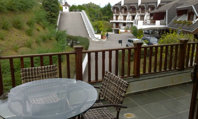 Alto do Capivari Apartment | *FLAT in the mountain for 7 people (3 bedrooms)* HEATED POOL*