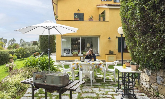 Poggi Apartment | Flat in villa with garden | Ap29