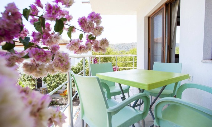 Palamutbuku Apartment | Flat w Nature View Balcony 1 min to Beach in Datca