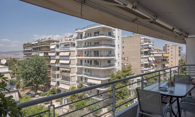 Palaio Faliro Apartment | Flat w. Parking next to Flisvos Marina & SNFCC
