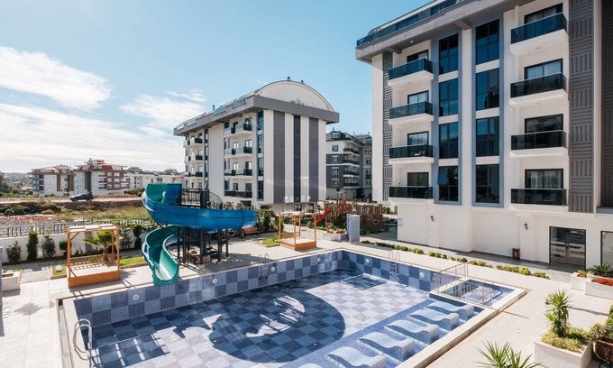 Alanya Apartment | Flat w Pool and Balcony 10 min to Beach in Alanya