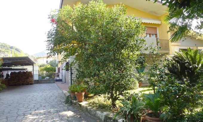Ripa-Pozzi-Ponterosso Apartment | Flat with garden closed to see
