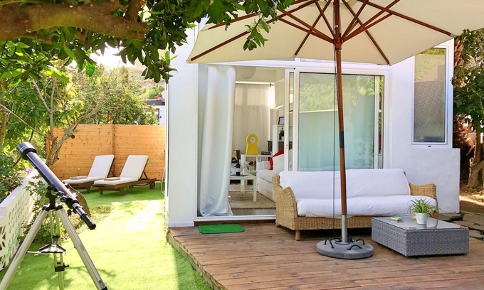 Las Brisas Ski Chalet | Flatguest Glass House