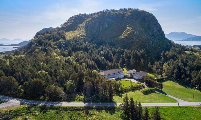 Haram House | Flemsøy