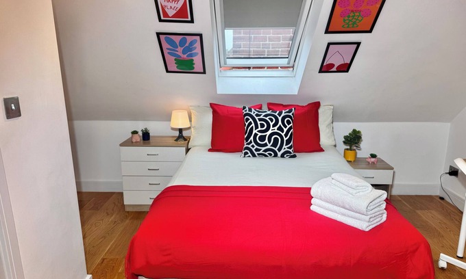 Barnhill Apartment | Flexible En-suite 30min to Central London