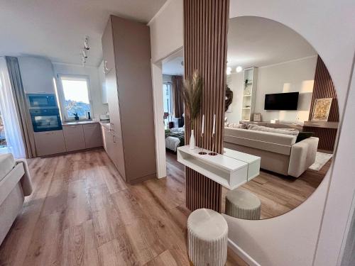 Floresti Apartment | FLH - NEW Golden Gallery with Balcony & Free Parking
