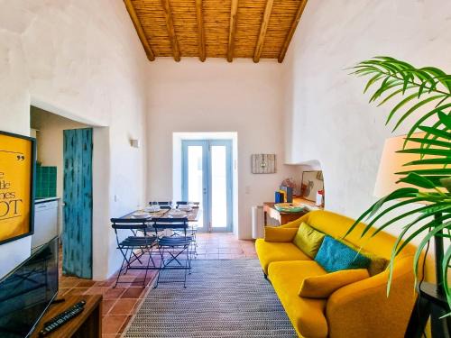 Loule Apartment | FLH Vale Judeu Rustic Mezzanine Cottage I