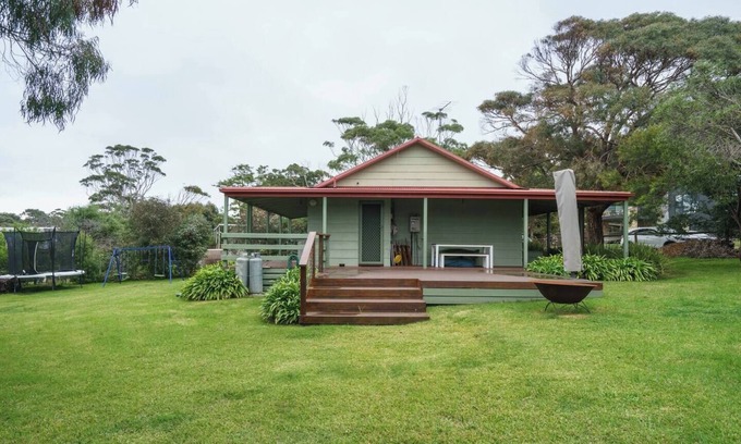 Flinders House | Flinders Cabin A Cosy Family Beach Shack