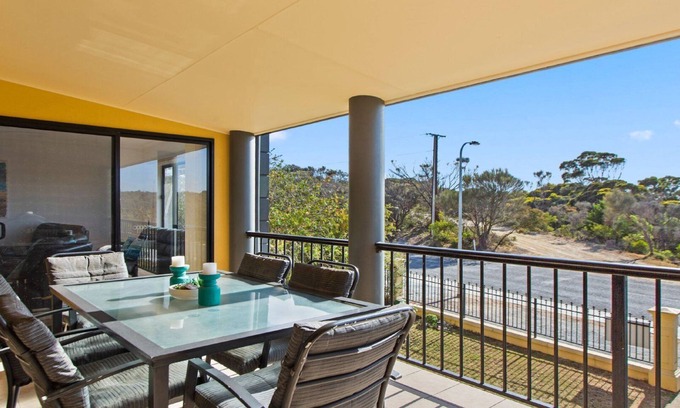 Lake Wangary Cabin | FLINDERS TRIM, TOP NOTCH
