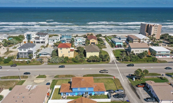 New Smyrna Beach House | FLIP FLOP LIING 2! 4 Bdrms, 3 Bths, STEPS TO THE SAND!
