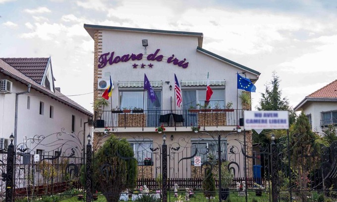 Vama Veche House | Floare de Iris