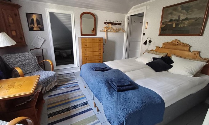 Varberg Bed & Breakfast | Flodhästens Husrum & Frukost