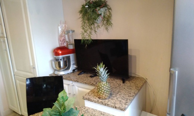 Tremblay-en-France House | FLOOR in Paradis house.