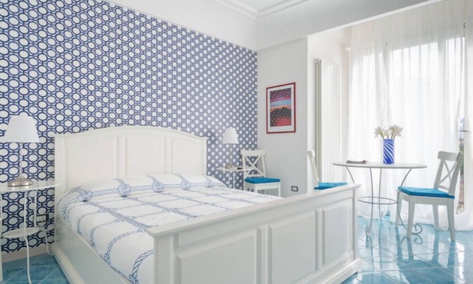 Vomero Apartment | FLORA WIFI SUITE free in chiaia