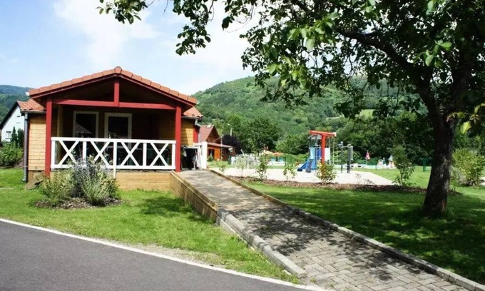 Husseren-Wesserling Ski Chalet | Flower Camping Les Bouleaux * - Chalet CONFORT 35 m2 (2 bedrooms) + covered terrace - Suitable for people with reduced mobility 6 people