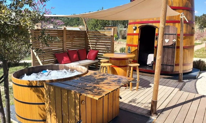 Bize-Minervois House | Flower Camping Olivigne * - Lightningterre 1 bedroom (Breakfast, bed/house made, basket aperitif) + SPA 2 to 4 people - 2 pers. included in the tariff