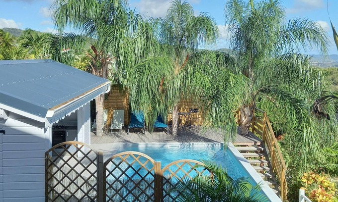 Le Diamant Cottage | FLOWERS WITH BUTTERFLIES DIAMOND MARTINIQUE
