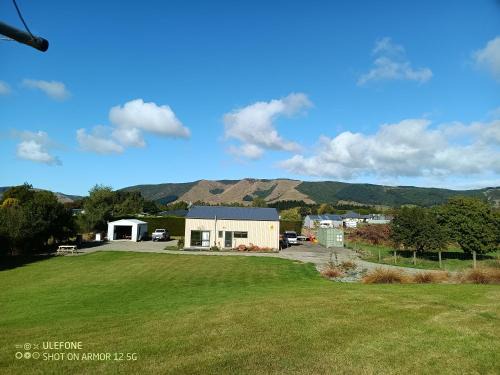 Waimate Apartment | Flying Plate Saloon