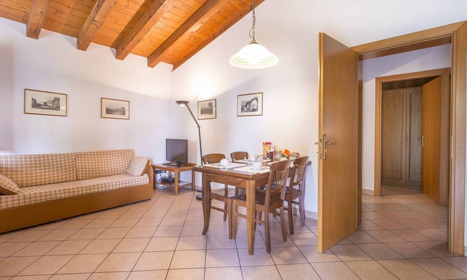 Marano Lagunare Apartment | Folaghe 4, apartment with terrace overlooking the grove