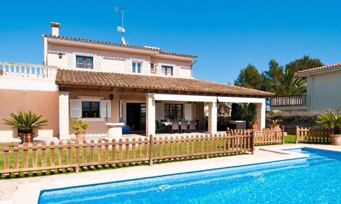 Sa Coma Villa | For up to 8 people (plus 2 babies)