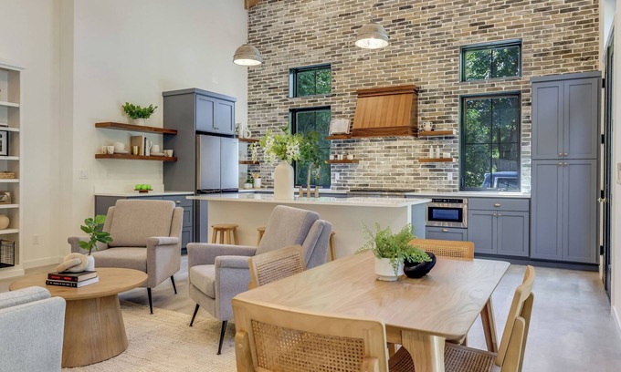 Inglewood-Finn Hill Cottage | Forbes Farm Cottages Unit C