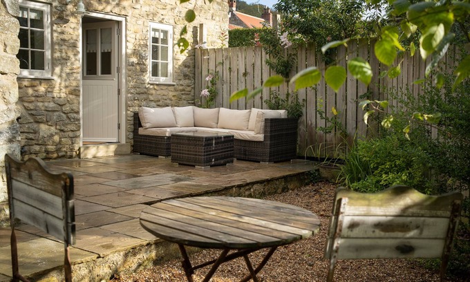 Ampleforth Cottage | FORD END COTTAGE, pet friendly, with open fire in Ampleforth