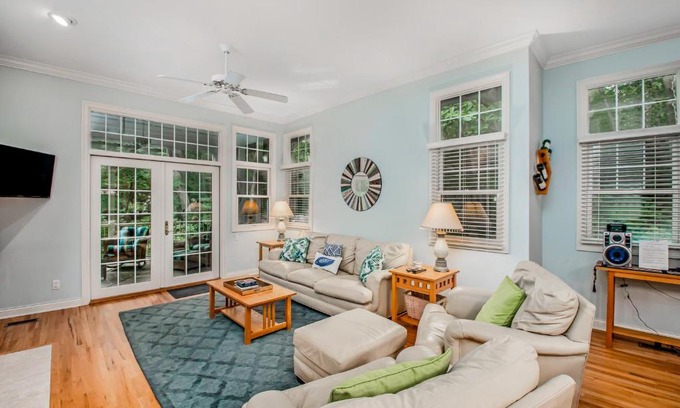 New Buffalo House | Forest Beach Getaway