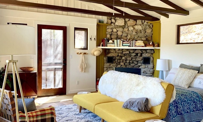 Carmel Cabin | Forest Cabin nestled in oak sanctuary between Valley Village and Carmel Beach
