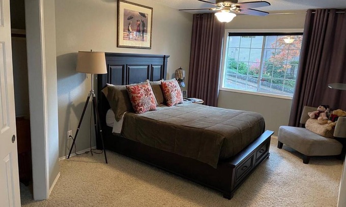 Beaverton House | Forest & City Views - Near Portland, Nike & Intel