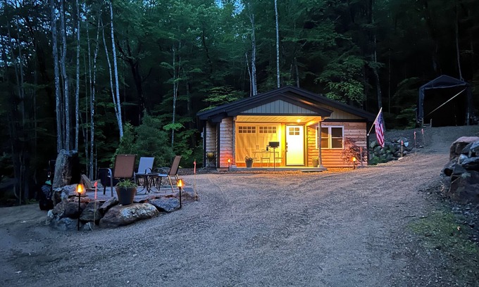 Intervale House | Forest Edge Homestead Charming 2 bdr. Bungalow in heart of MT Washington Valley