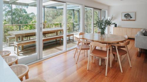 Red Hill South House | Forest Hideaway