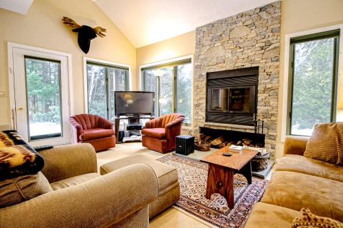 Waterville Valley Apartment | Forest Hideaway
