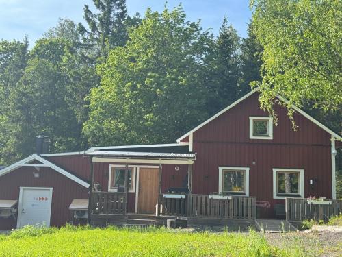 Savsjostrom House | Forest nest
