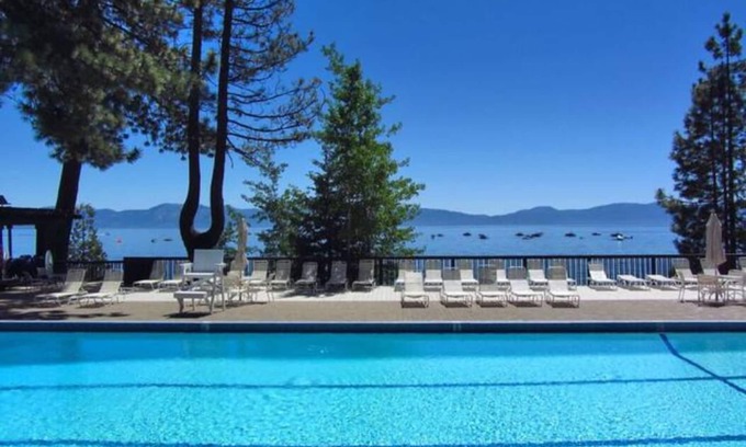 Tahoe Tavern House | Forest View - 10 Minutes to Palisades Tahoe & Walk to Town!