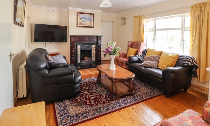 Ballinskelligs House | FOREST VIEW, pet friendly in Ballinskelligs, County Kerry