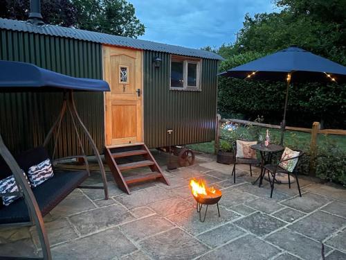 Ewhurst Apartment | Forest View Shepherd Hut