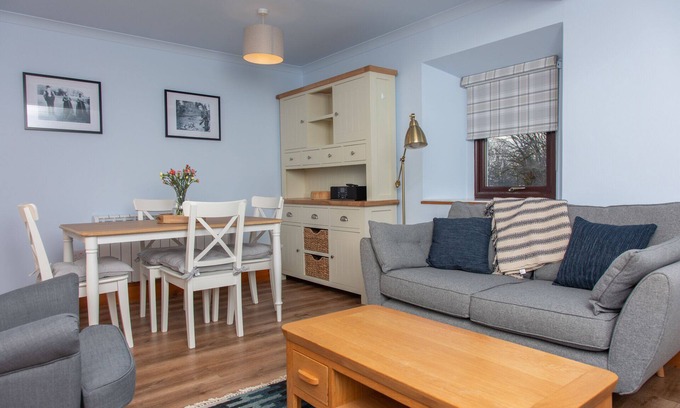 Ardvasar Cottage | Foresters Cottage -private garden