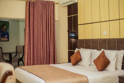 Owerri Hotel | Forever Hotel and Suites