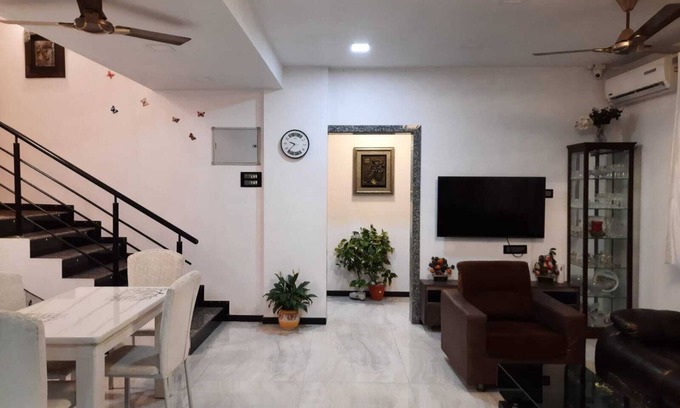 Uttan House | Forget your worries in this spacious and serene space.