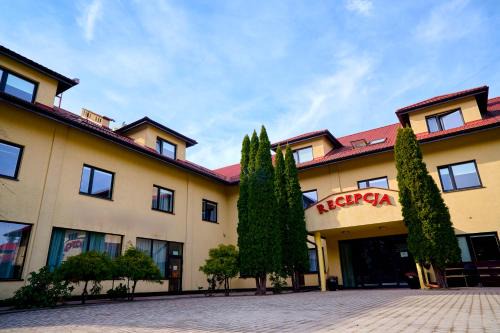 Głogow Małopolski Hotel | Forrest