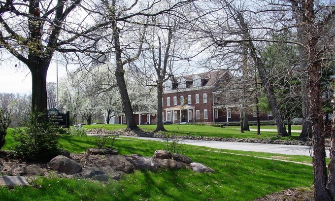 Indianapolis Resort | Fort Harrison State Park Inn