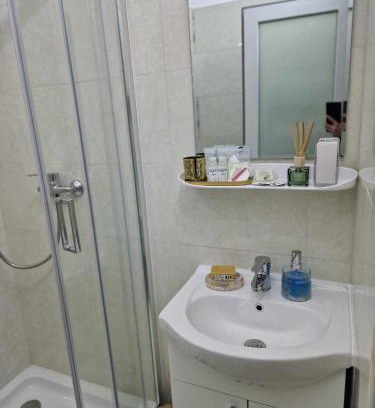 Onesti Apartment | Fortuna Brevis