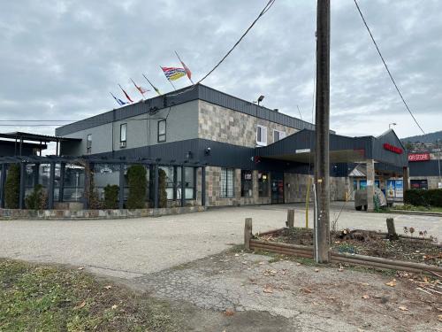 Enderby Hotel | Fortunes Landing Motor Inn
