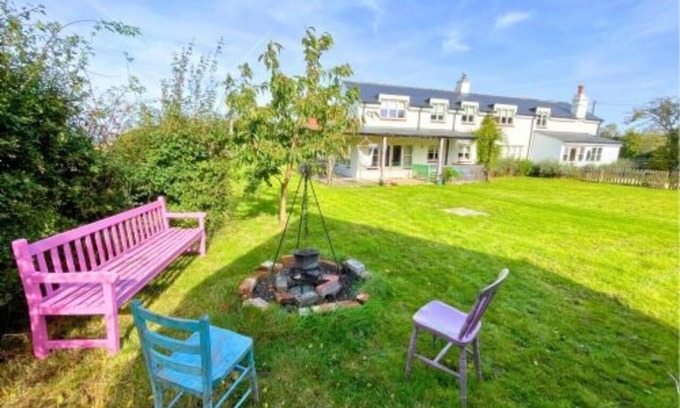 Faringdon House | Forty's Farm, a quirky, rustic retreat