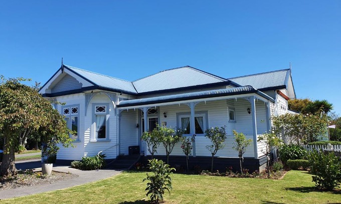 Hawera Bed & Breakfast | Fossil Coast B&B