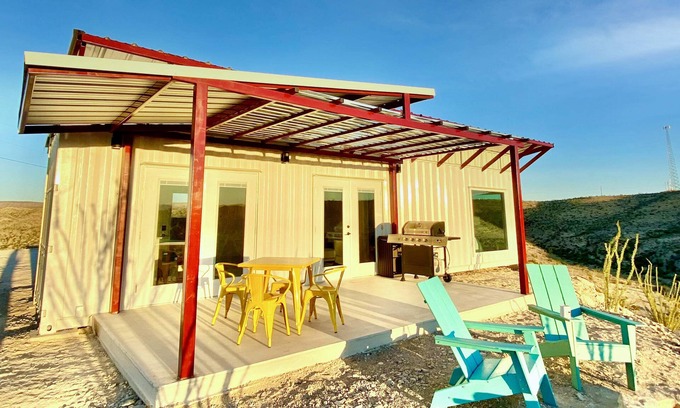 Terlingua House | Fossil Knob Ridge -Buena Suerte: Ultra Modern