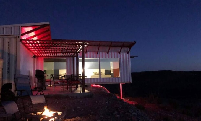 Terlingua House | Fossil Knob Ridge -Cinnabar: Ultra-Modern Container Home