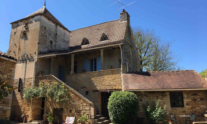 Frayssinet-le-Gelat Cottage | Four beautiful 4* Gites surrounding a courtyard, perfect for families and groups